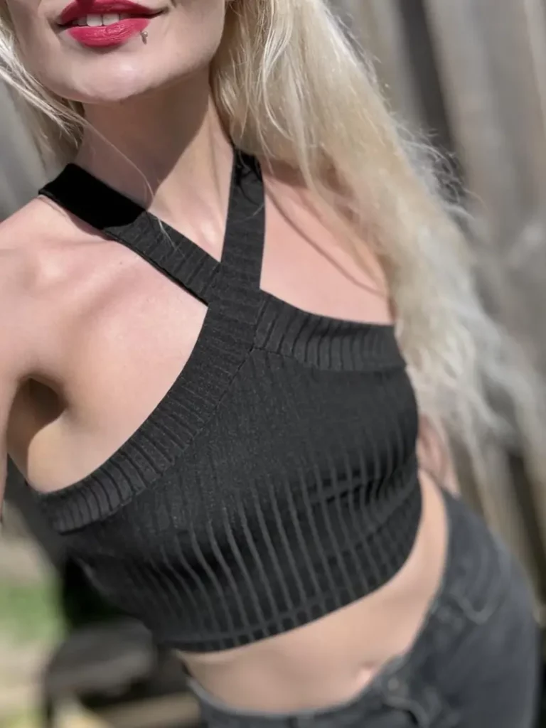 29yo tiny tits with no bra