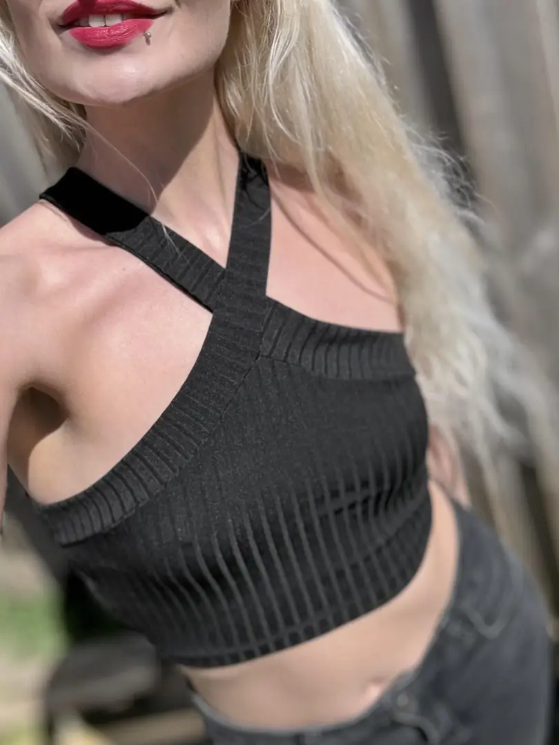 29yo tiny tits with no bra