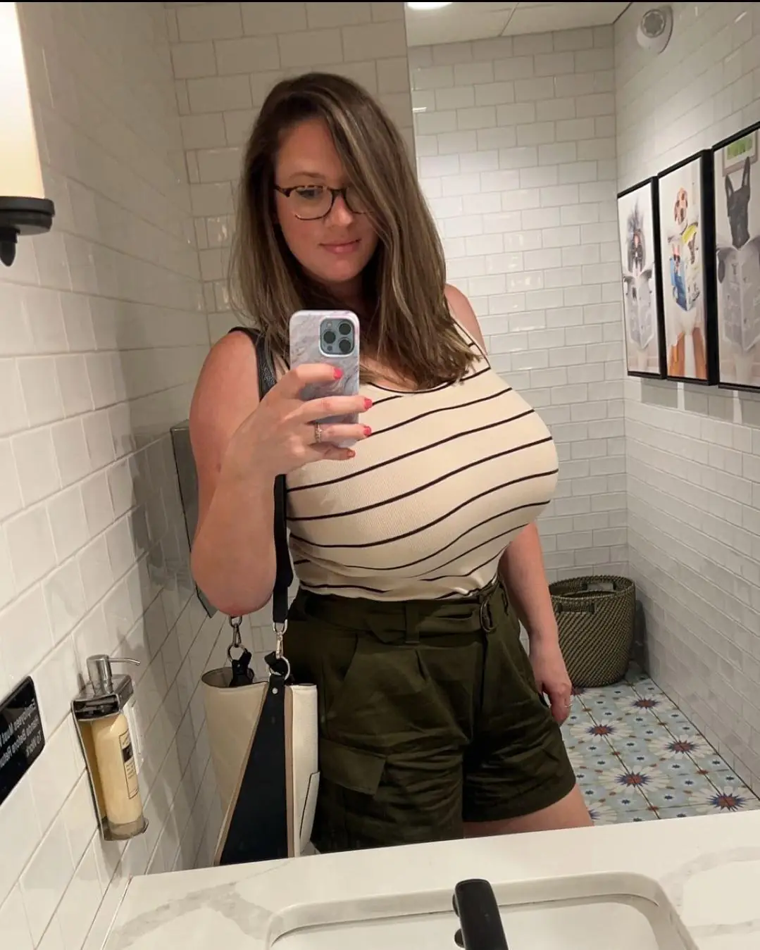 A Goddess with Perfection: The Hottest Body and Best Tits for Worshipping