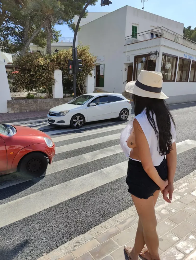 My Flowless Body in This Naughty Open Shirt: Dare You to Peek?