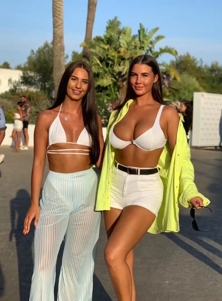 Left or Right: Which Girl's Attention Do YOU Crave?