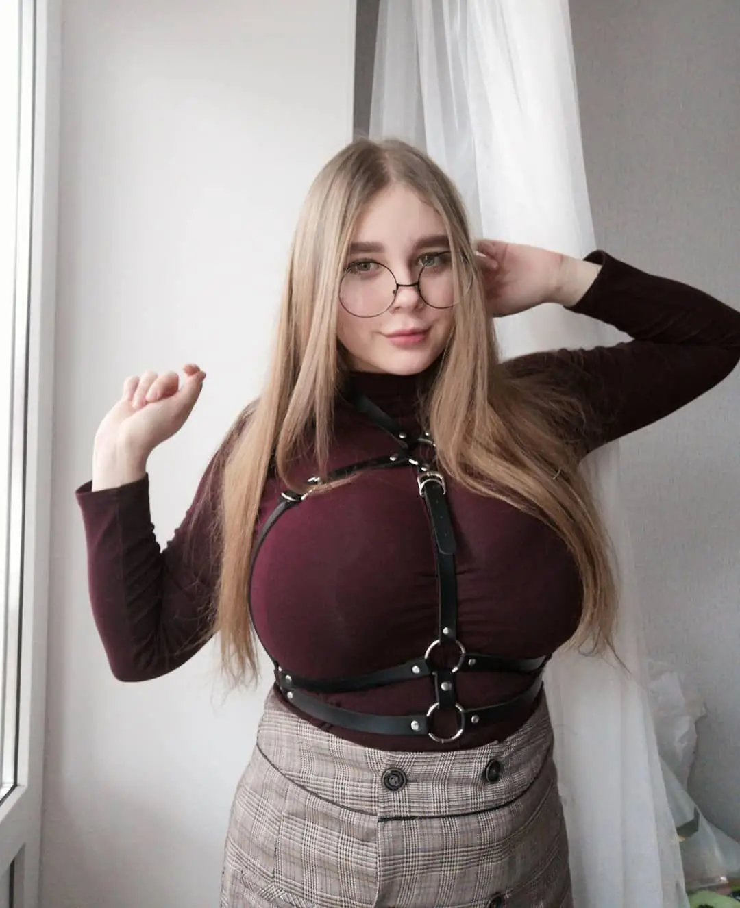 Lucy Laistner: The Kinky Girl-Wizard with Big Balloons and a Gorgeous Smile