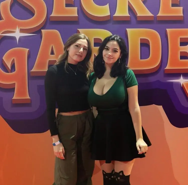 Absofuckinglutly Gorgeous: My Bustier Tits & Cat Stockings Put You Over The Edge