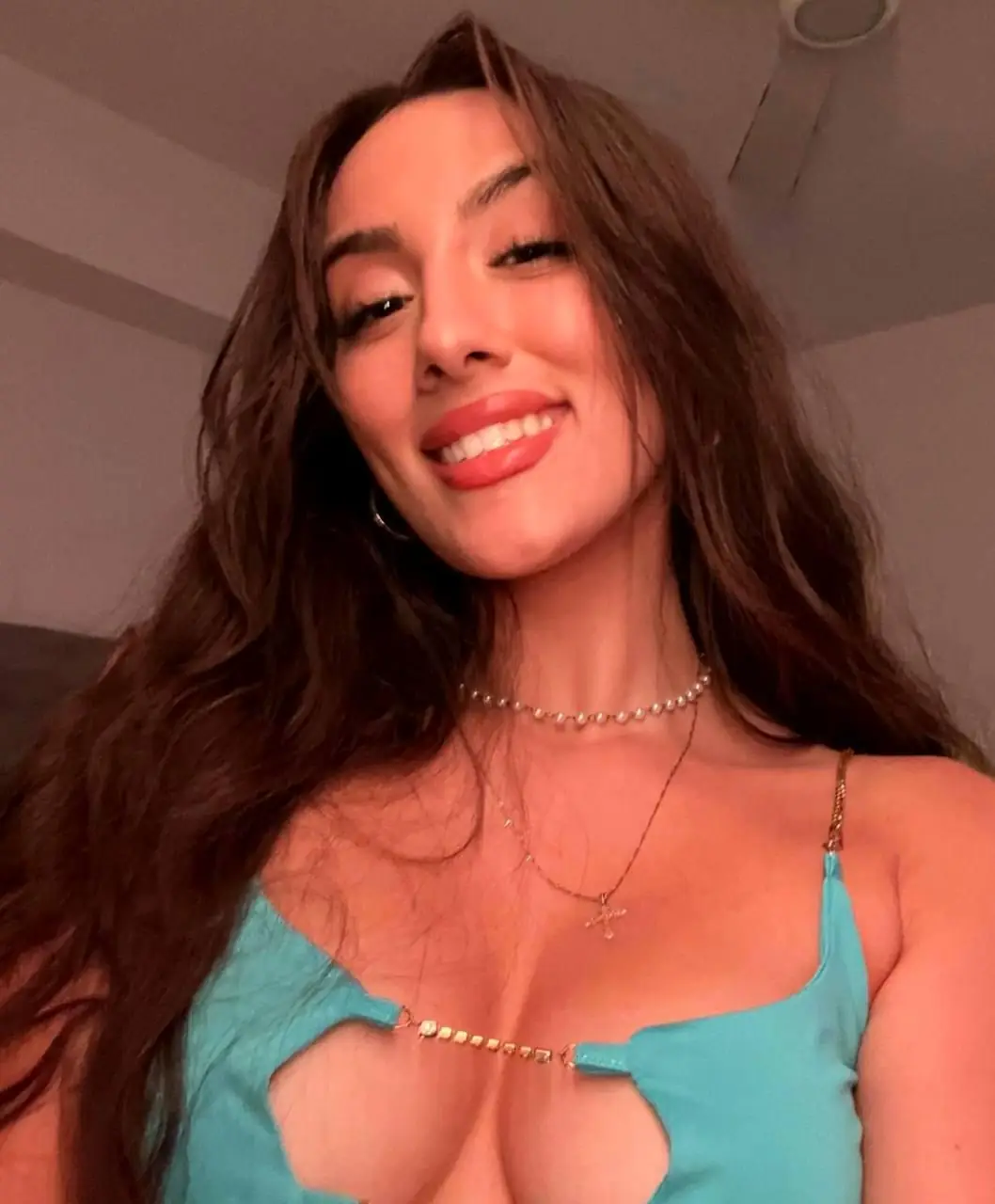 My big natural cleavage is your ultimate weakness and I love showing it off