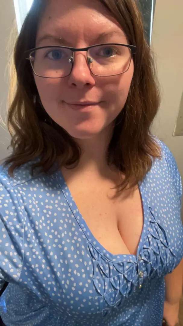 My golden glow and cleavage are the perfect Friday distraction