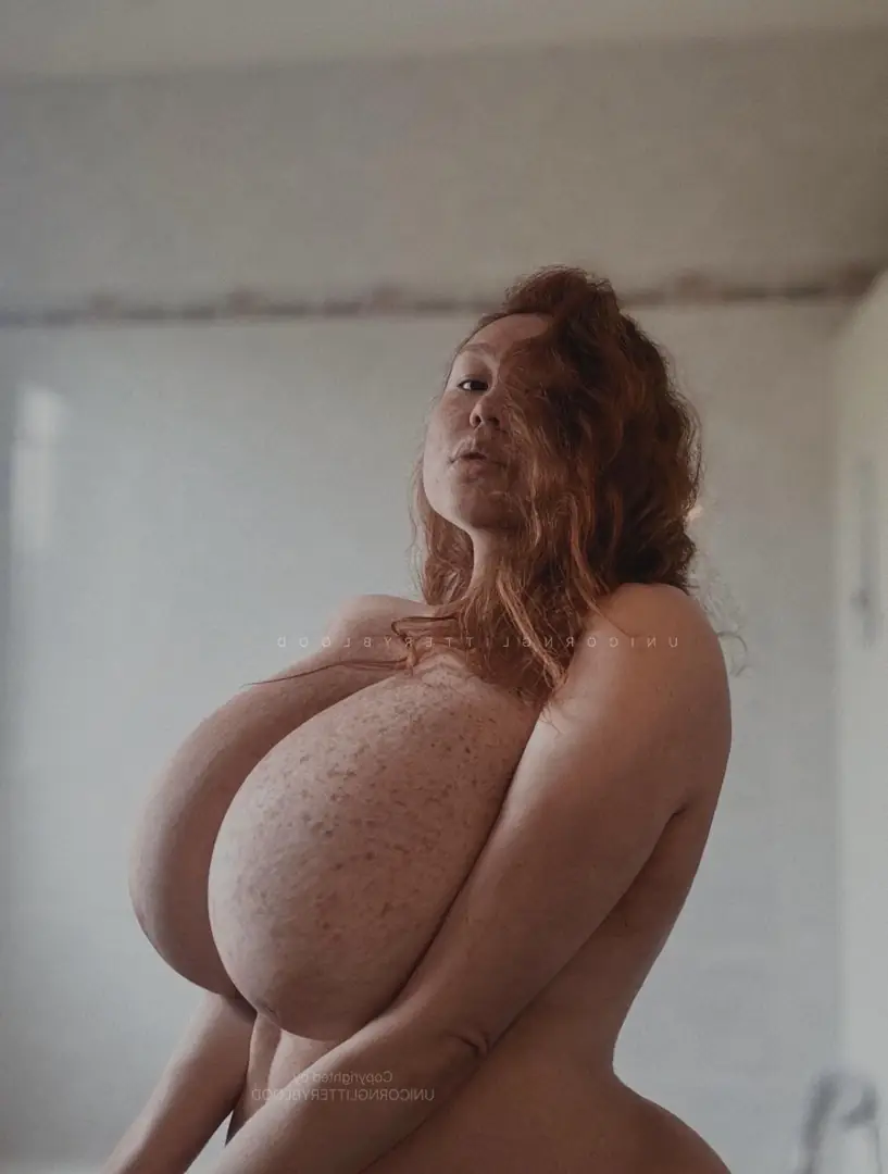 My unique mom bod is insanity-goddess-level hot and ready for the naughty list