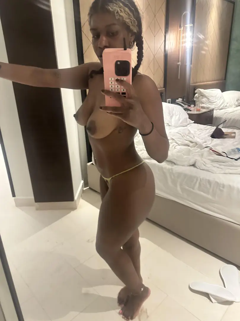 Perfect Tits & Curves on Display!