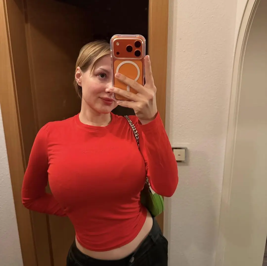 The Hottest Canadian Goaltender Melting Ice As A Fucking Smokeshow Goddess In Sexy Leather