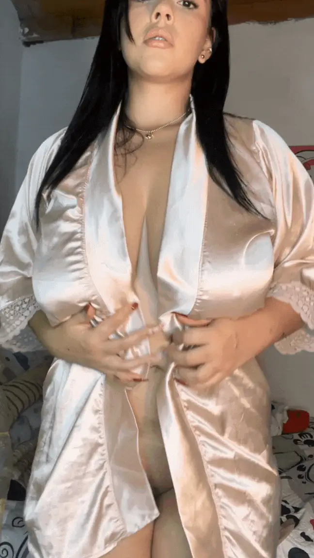 The Hypnotizing Body and Mouthwatering Curves of Your Favorite Bad Classmate