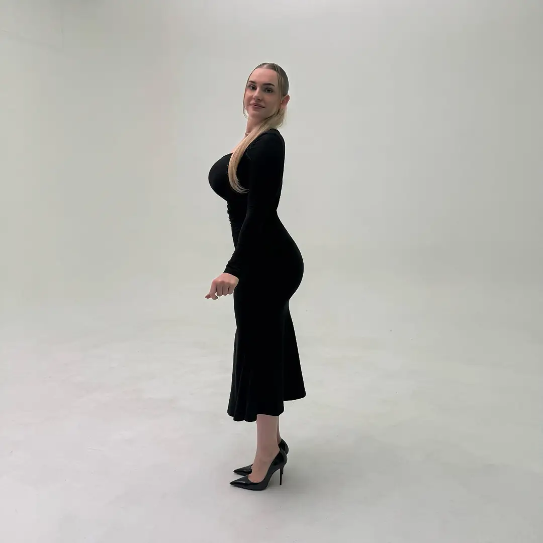 The Perfect Silhouette of a Living Sex Doll with Aerodynamic Bimbo Curves