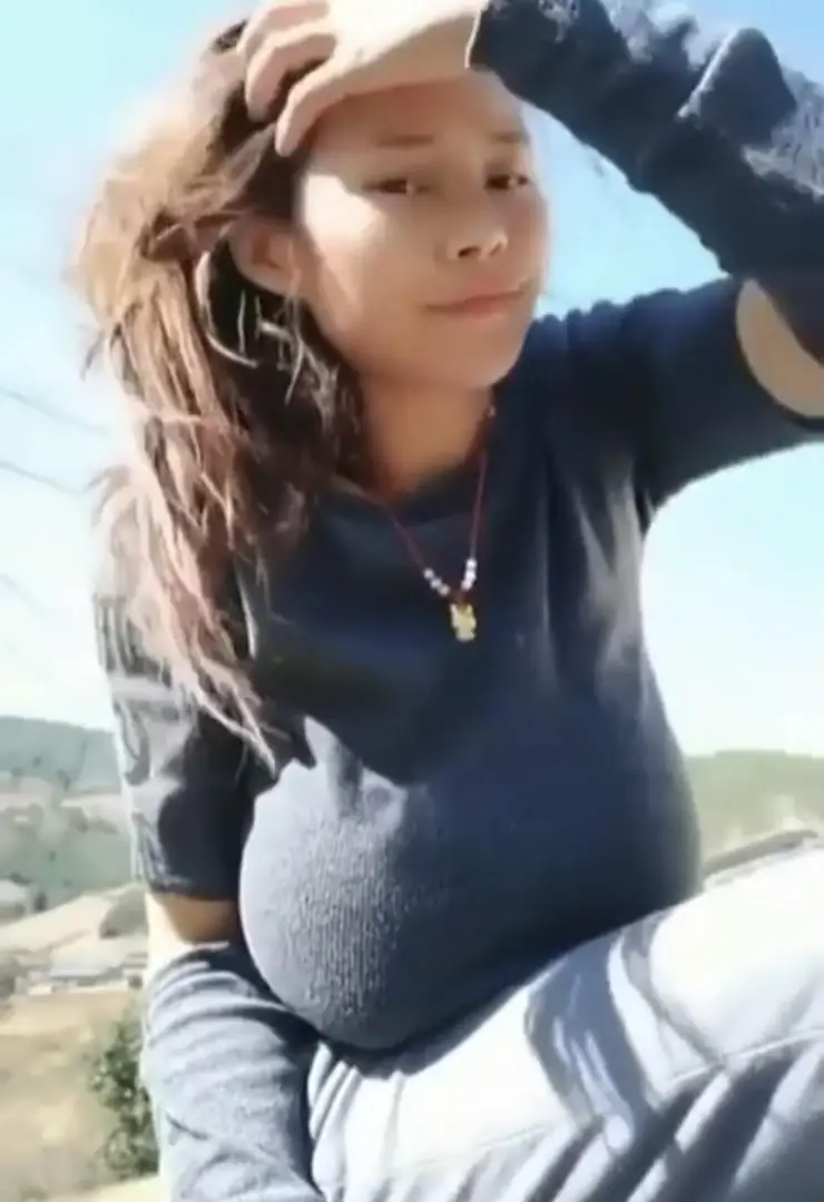 Who Dis? Big & Just Right!