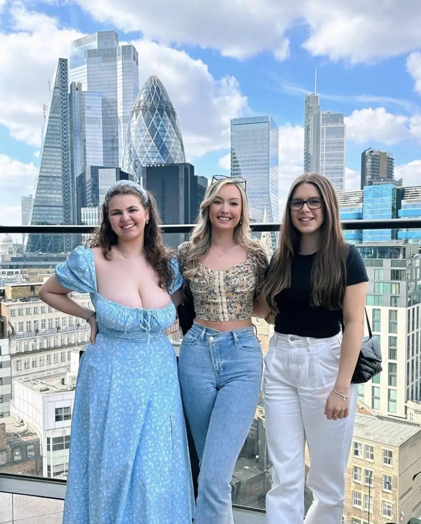 Pick Your Pleasure: My Left, My Right, Or My Naughty Middle?