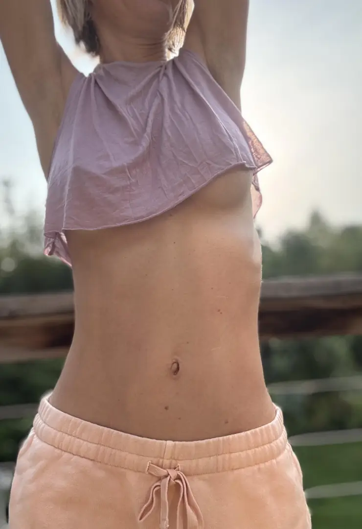 A Little Underboob Kiss