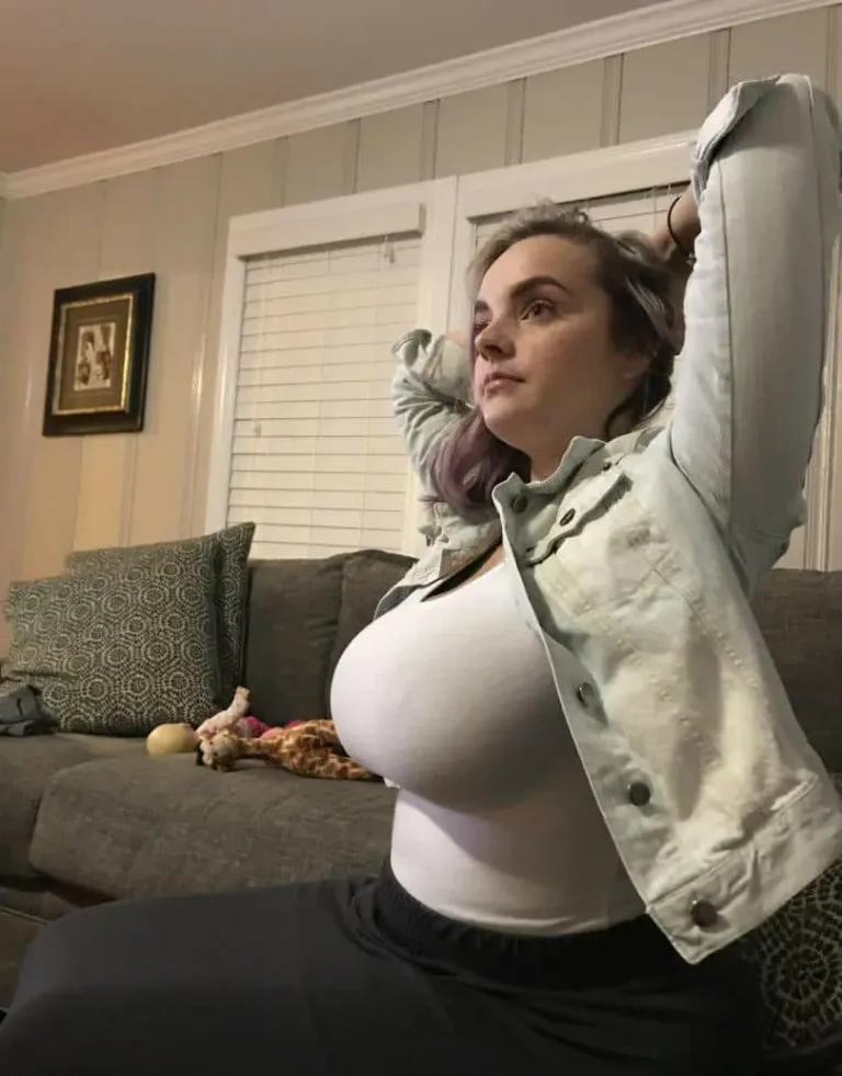 Absolute Milkers: Casual & Massive Dream Girl