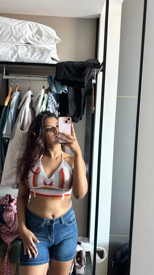 Am I a Bombshell Package? Rate My Inches!