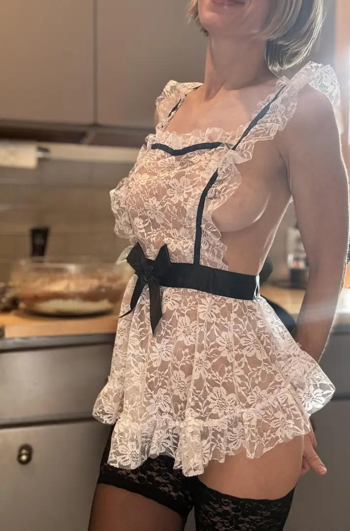 Baking Hot: My Best Sideboob Ever Will Make You Lick the Spoon