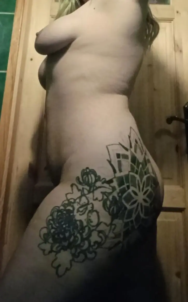 Banging Curves: My Titties Beg to Be Played With