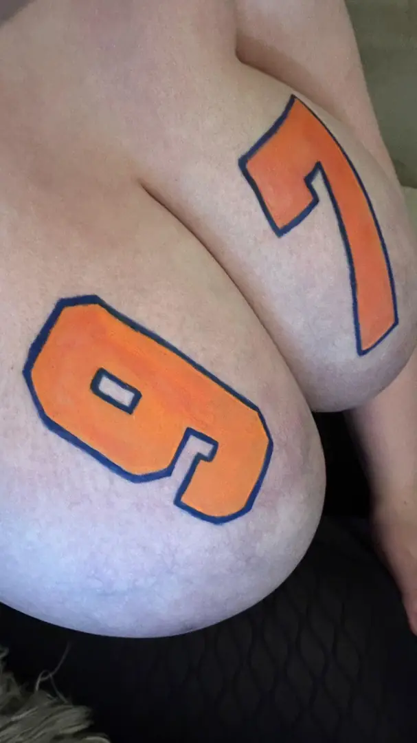Busty Babe into WWE, UFC & NHL? Find Out How Rare (and Hot) I Really Am!