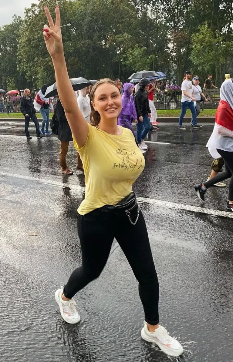 Busty Sunkissed Babe: Rain Never Looked So Good