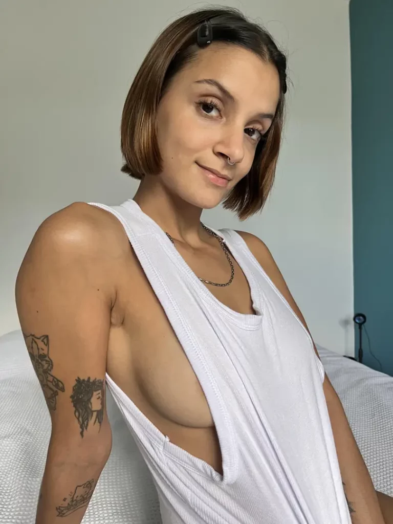 Come Get My Kisses, Stay For The Sucks