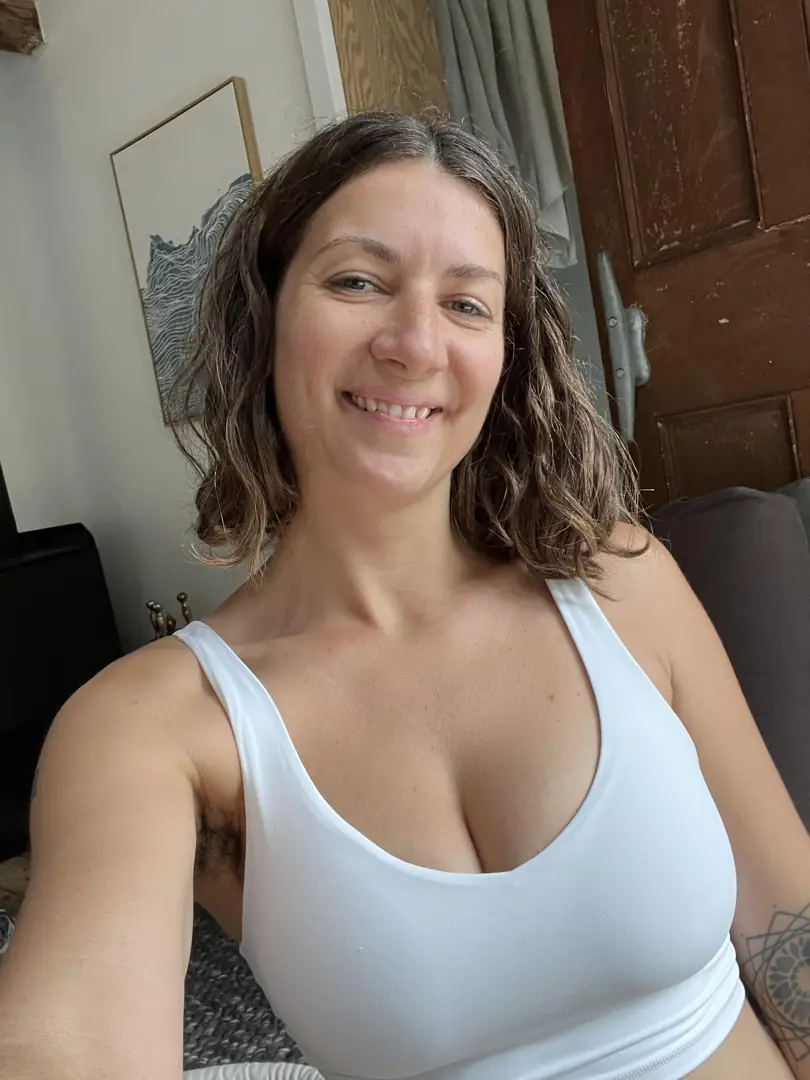 Damn, This Tank Top (and Me?) Got Me Feeling Красивая