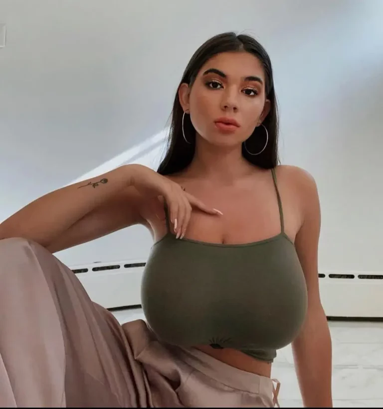 Dua Lipa’s Twin? Long Tits & Perfect Proportions That Will Make You Drool