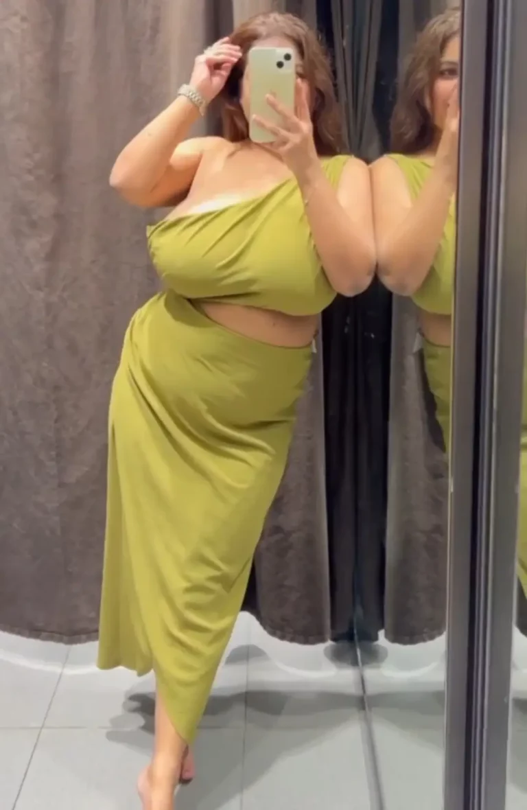 Emerald Temptation: Curves That Kill