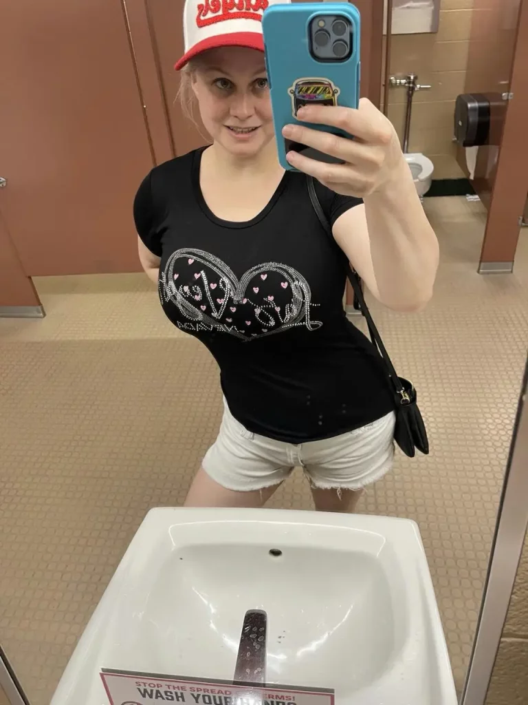 Francesca’s Huge Tits: Hearts for YOU!
