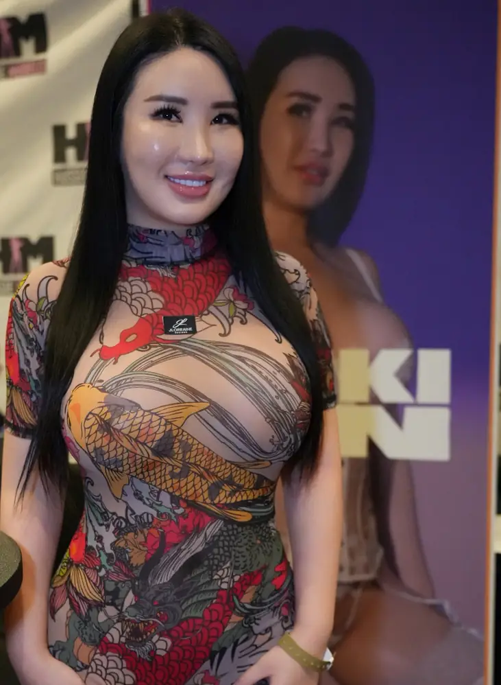 Hot Asian Dress: Sierra India November November, I’m Ready for You!