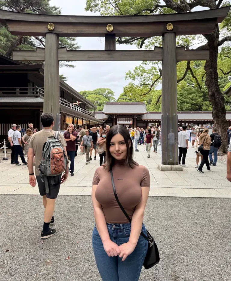 Japan’s Hidden Gem: Bunny Girl Busts Out!