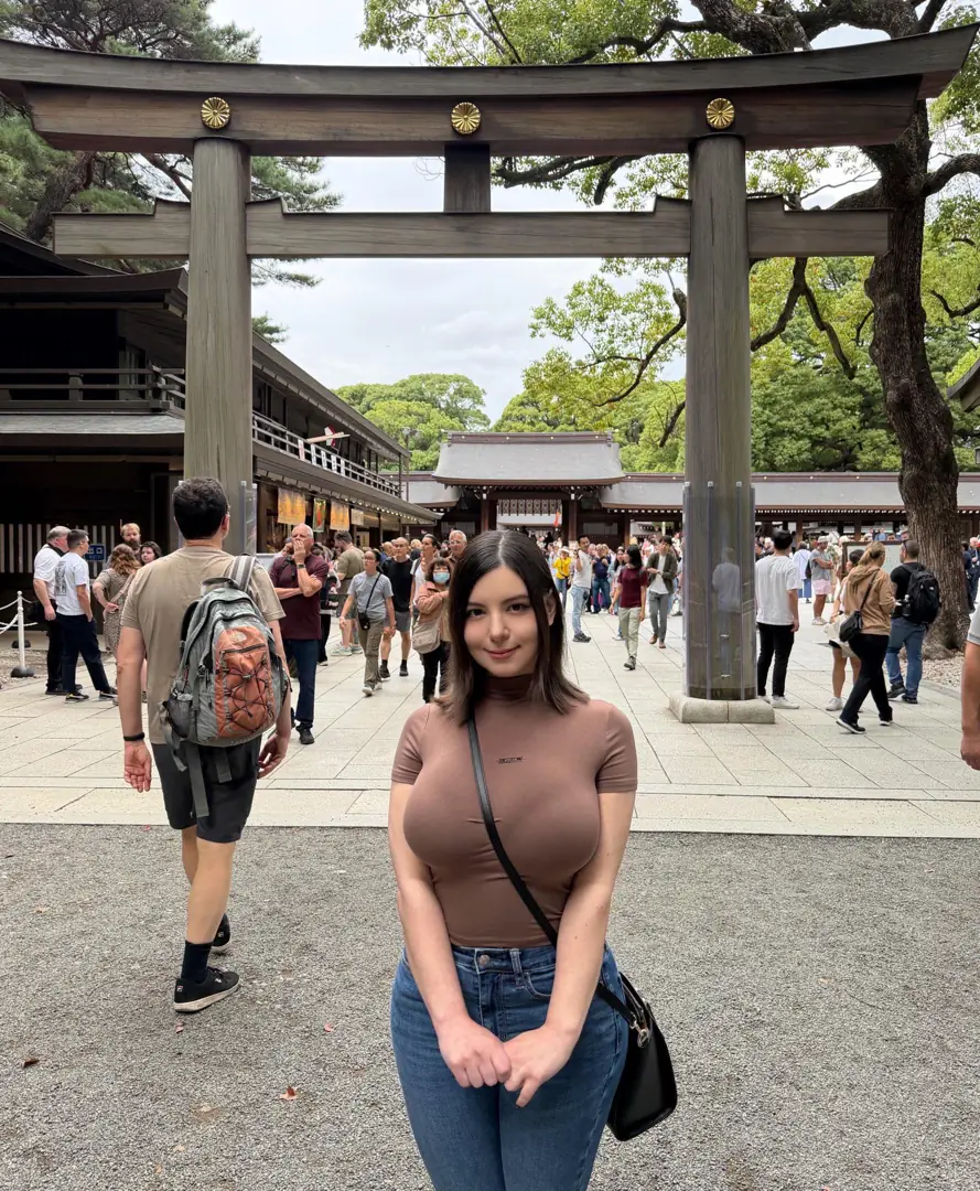 Japan’s Hidden Gem: Bunny Girl Busts Out!