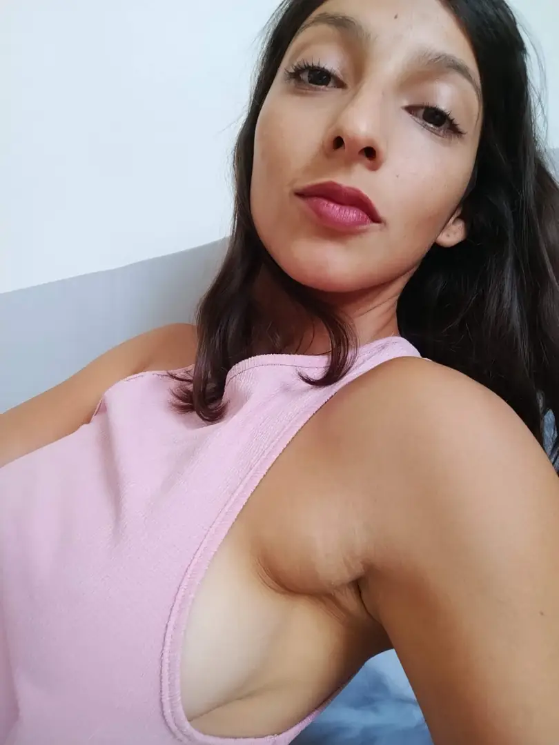 My Best Side: Pure Hotness, Amazing Breasts & That Teasy View