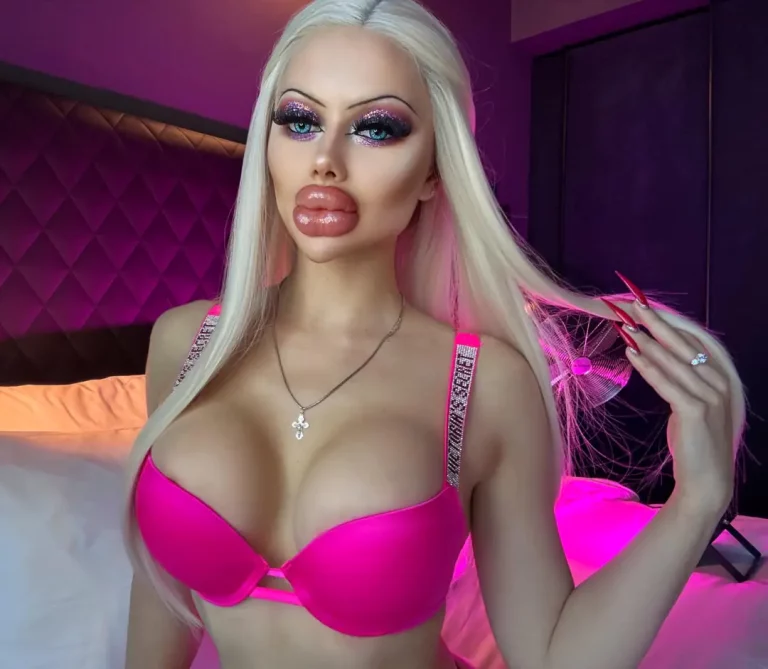 My Bimbo Dream: Pouty Lips Perfected, Now For Fucking Enormous Tits!
