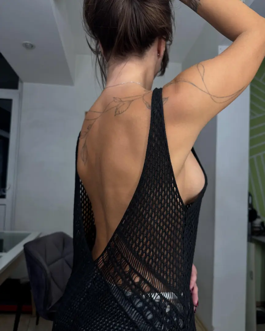 My Black Dress, My Tantalizing Sideboob: Pure Hotness, Teasy View