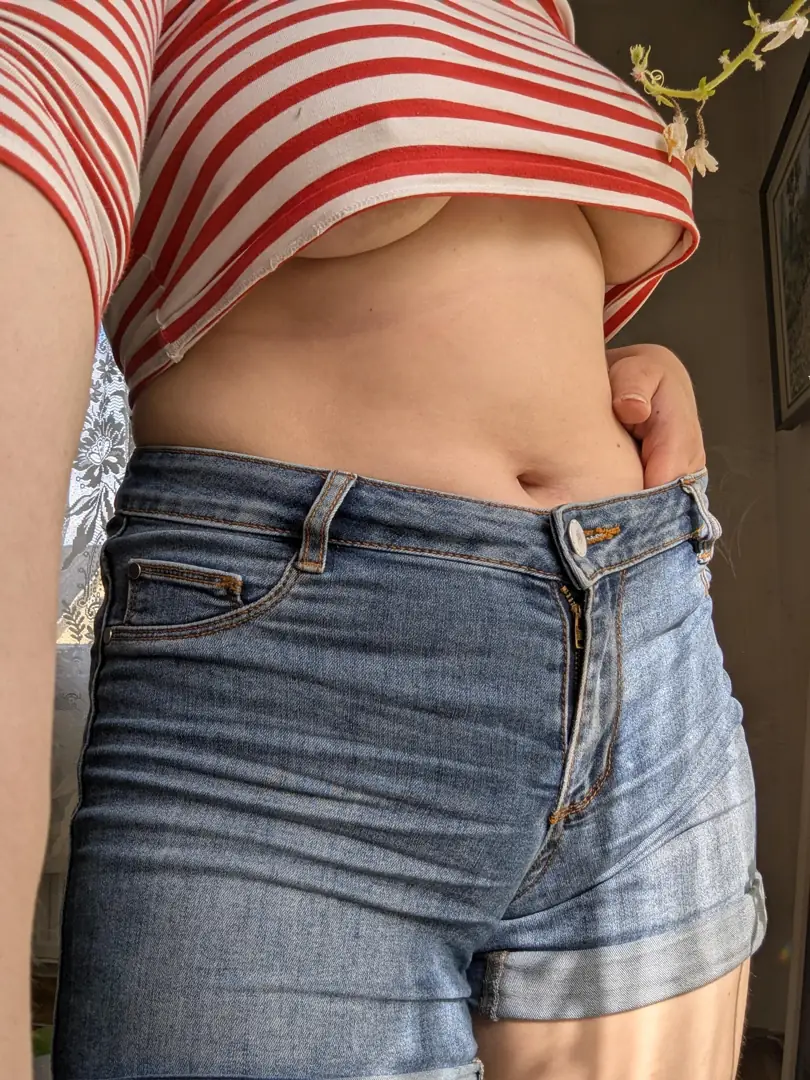 My Damn Nice Underboob Tease: Pure Naughty Pleasure