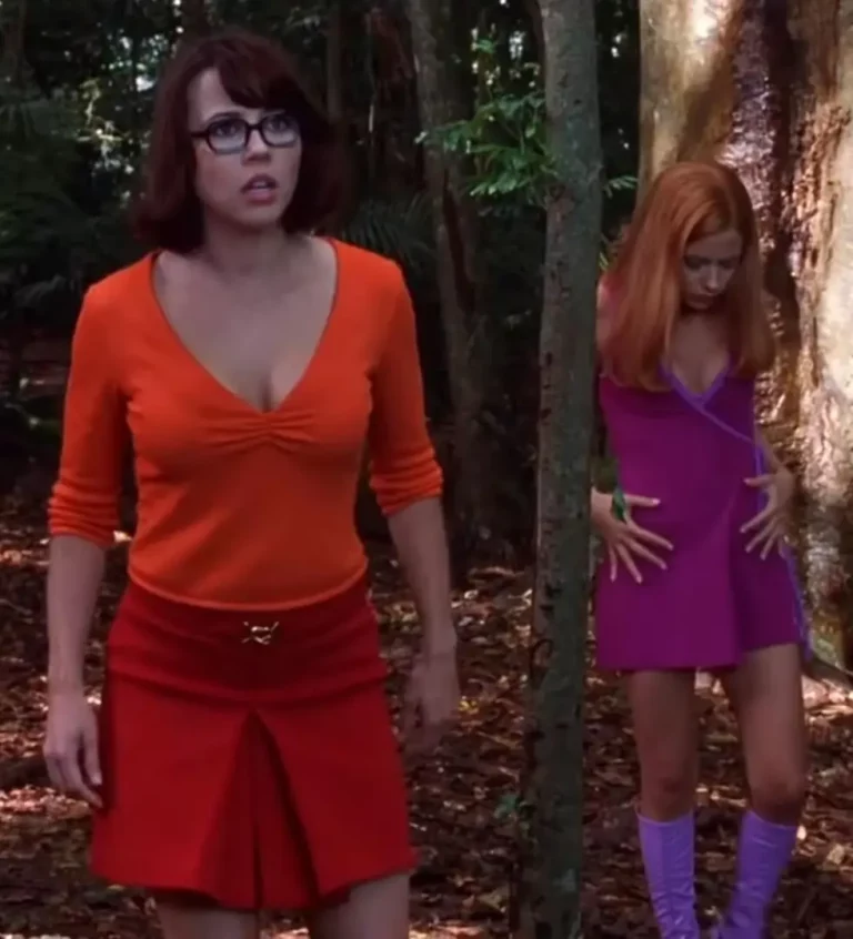 My Irresistible Curves: Which Size Gets You Hard?