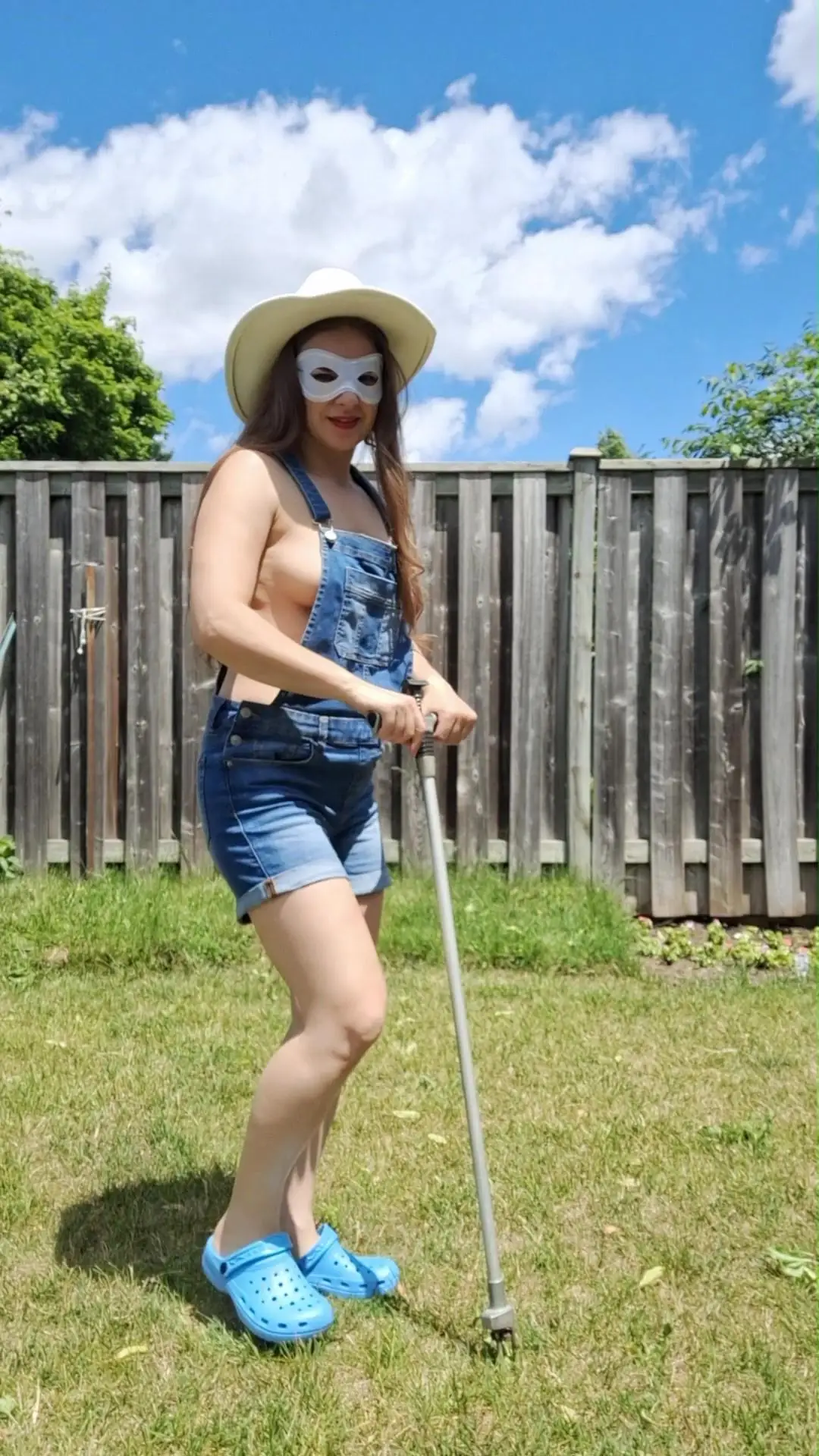 My Perfect Body & Side Boob Are Having Their Way With These Overalls