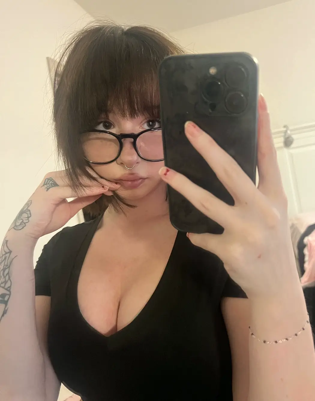 My School Fit: Damn, Mmmm, Stunning Cleavage