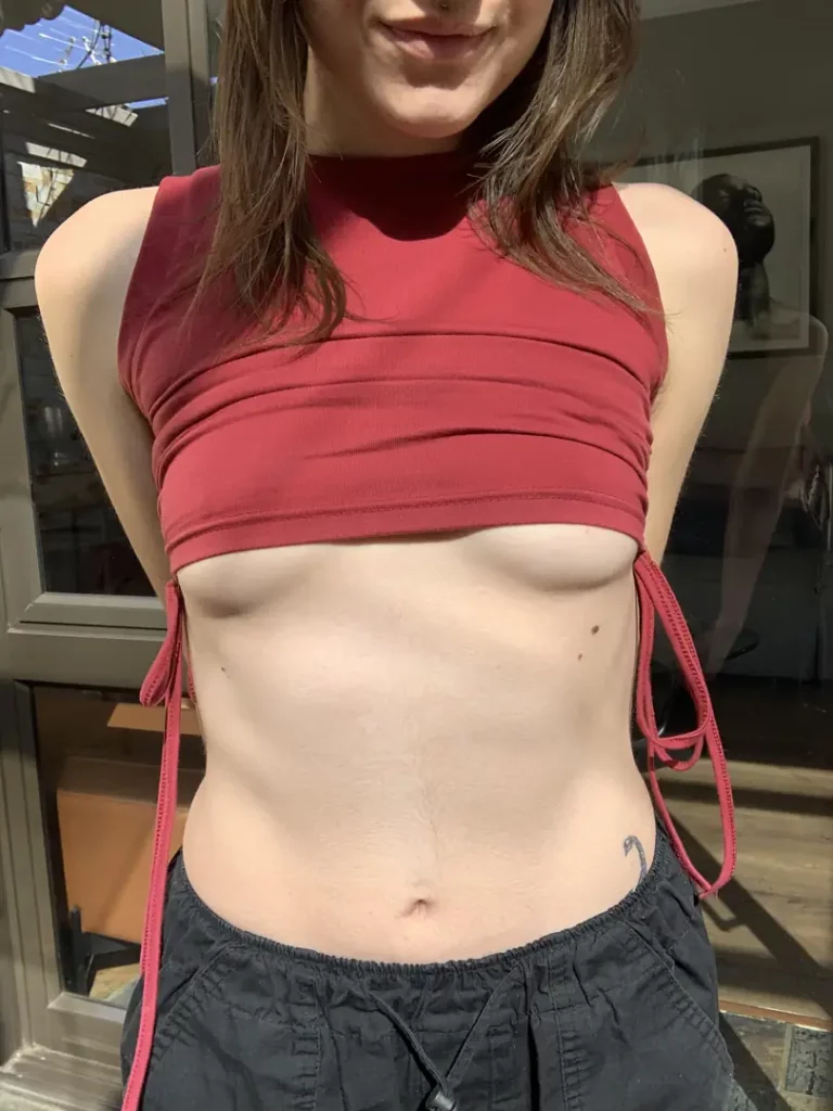 My Sexy Underboobs & Naughty Tummy: The Perfect View You Crave
