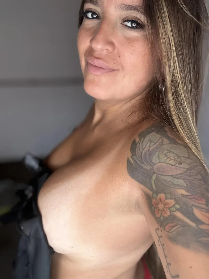 My Untamed Sideboob: Free, Seductive, and So Fucking Hot, Babe.