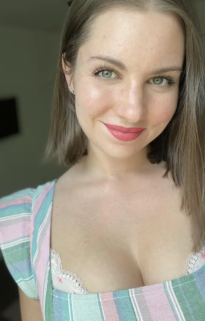 Oops, My Wrong Bra Is Making Things Suggestive & Hot.