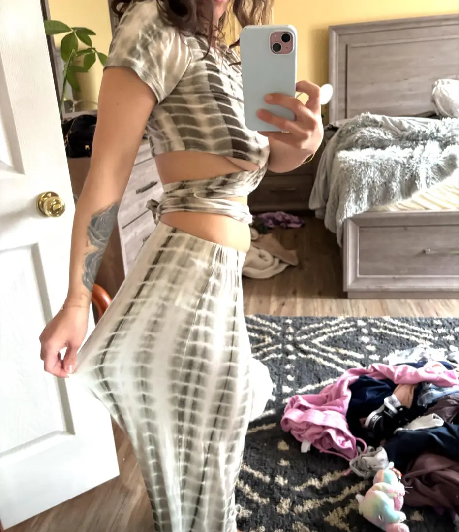 Peek-a-Boo! Just a Tiny Sag…Hope You Don’t Mind