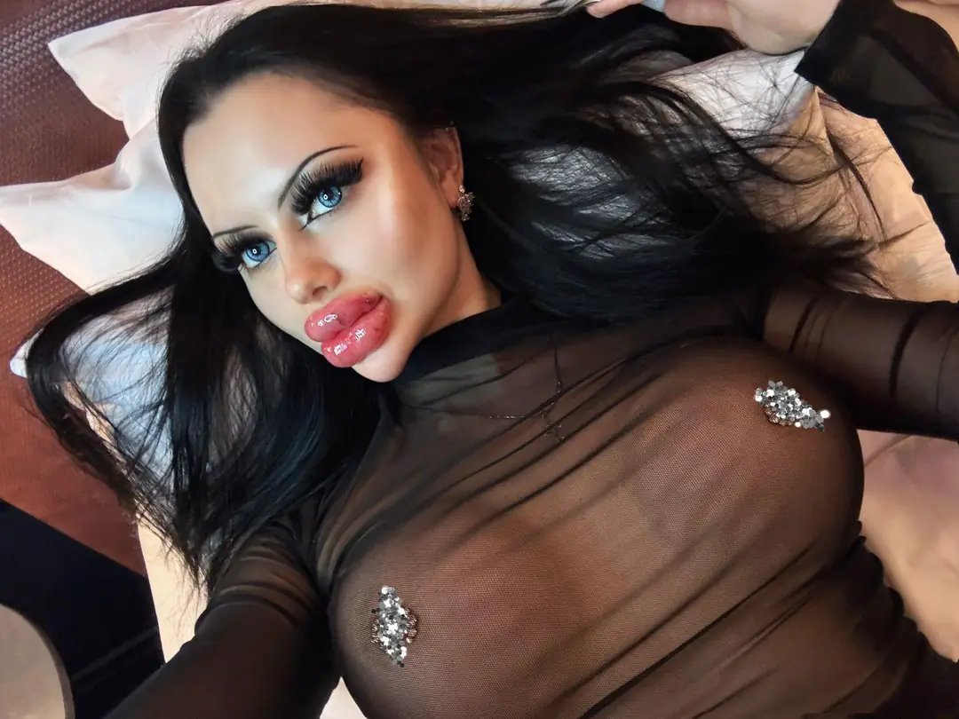Perfect Lips, Full Tits, and a Backdoor Begging for Delicious Attention