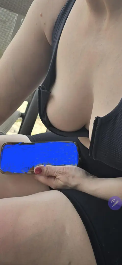 Poolside Perfection: My Hot Sideboob Handful