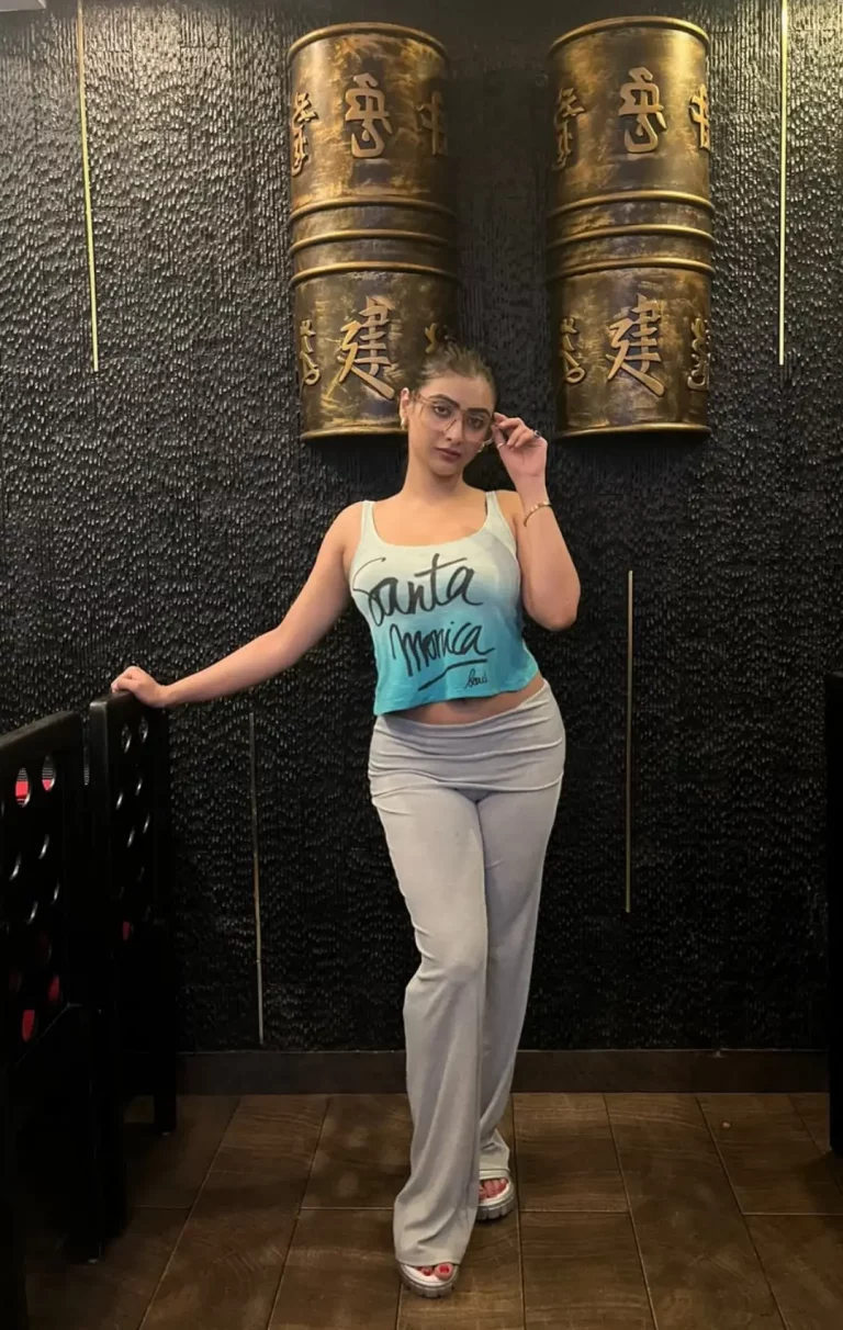 Santa Monica Bae: My Figure’s Turning Heads 😉