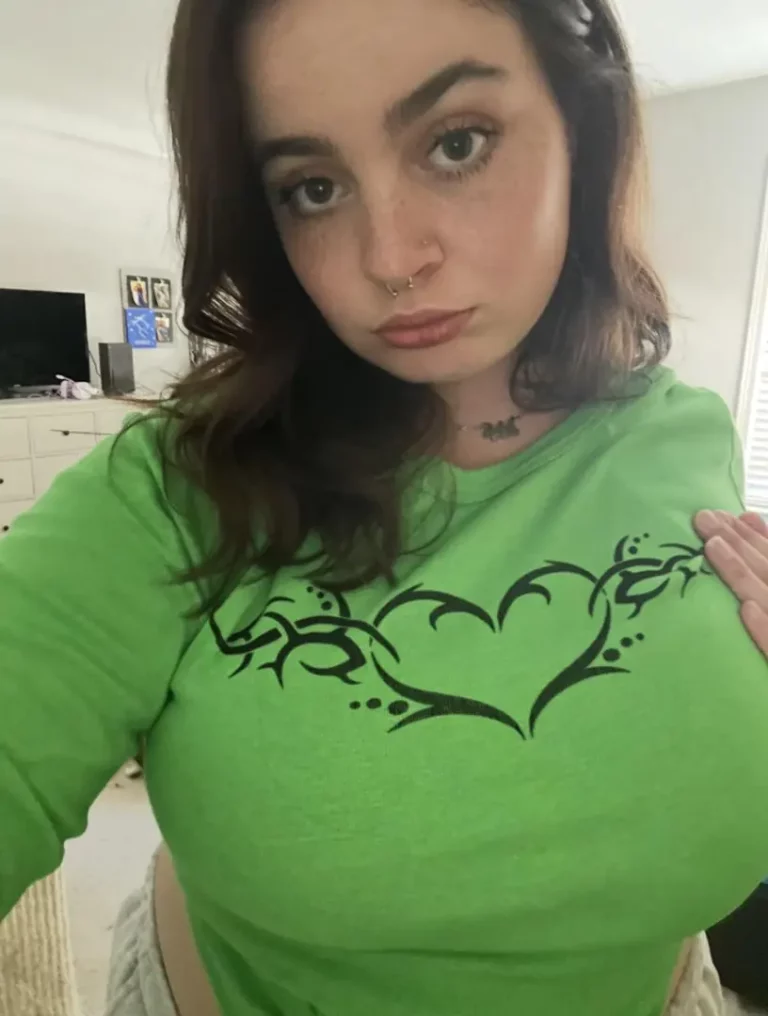 Seductively Green Goddess