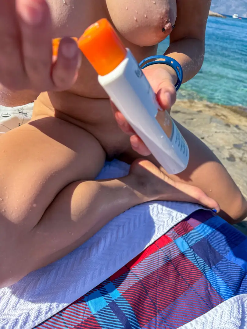 Sun-Kissed & Fucking Free: This Beach Bod Needs Your Touch!