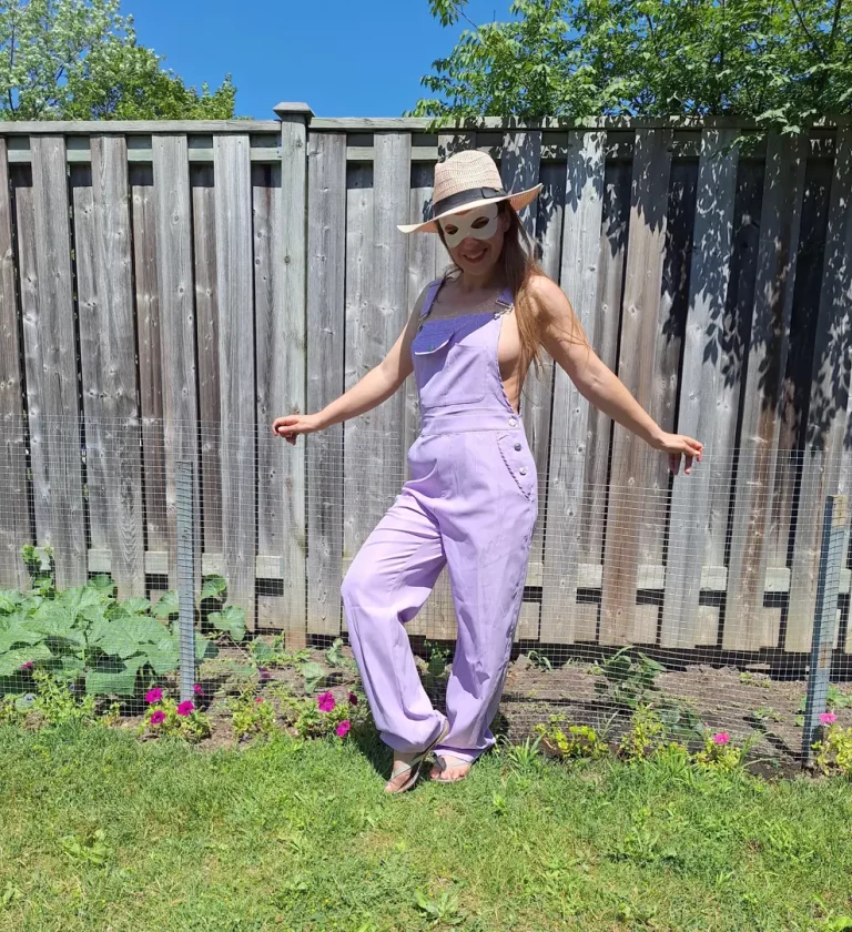 This Side Boob Is Begging For Your Lick