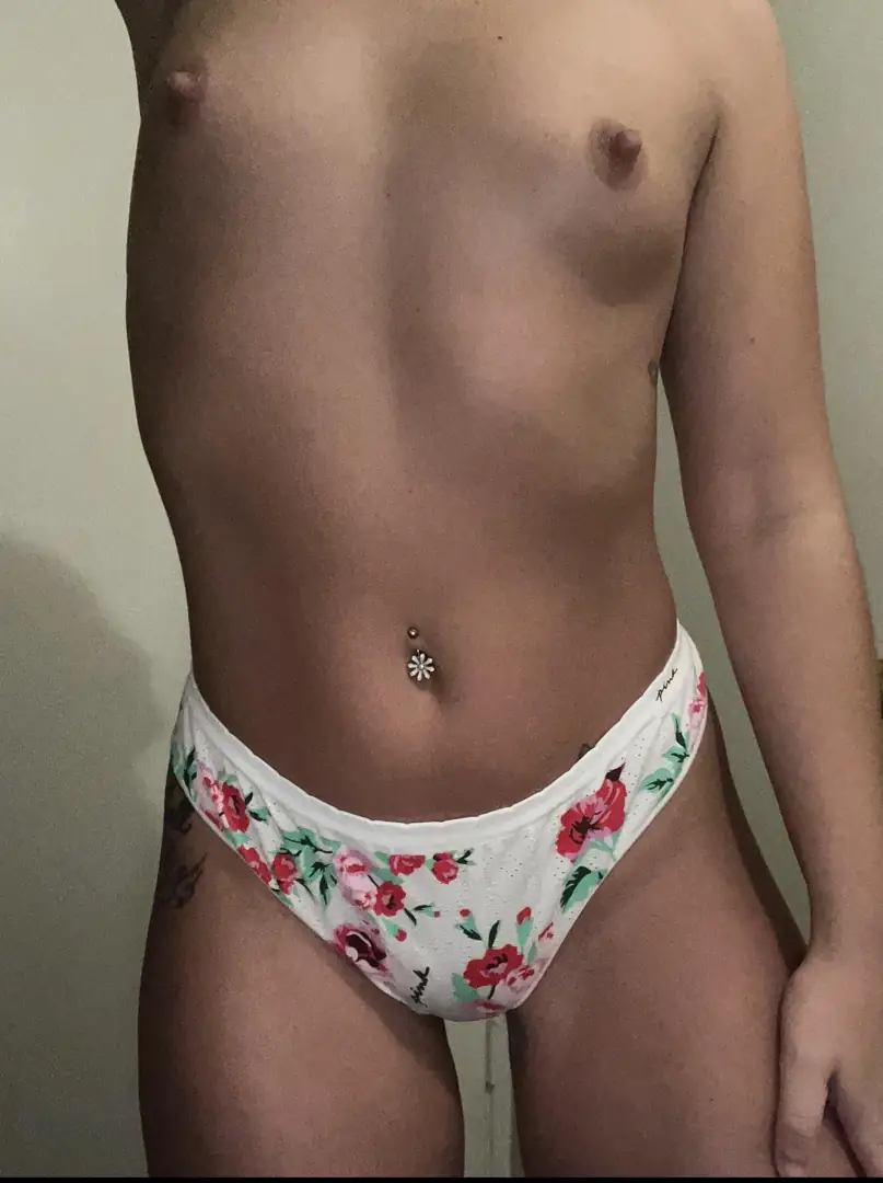 Tiny Tits & No Bra? Yes, Please!