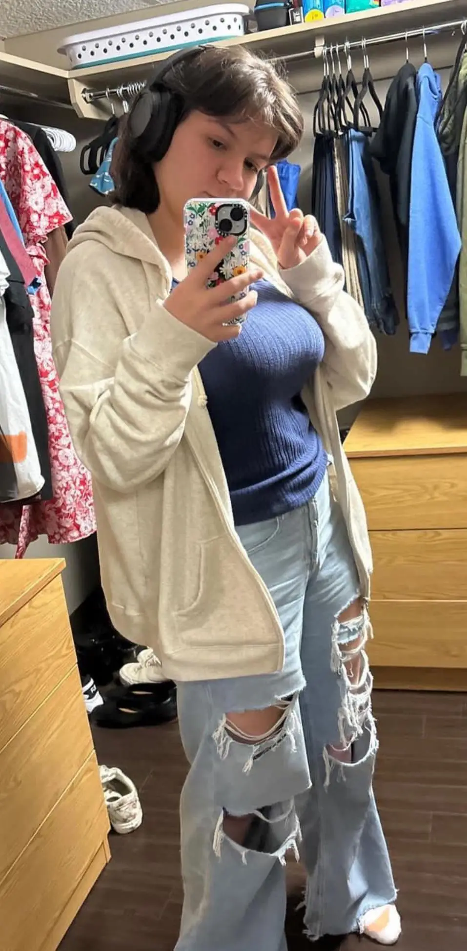 Who’s That Babe? A Side View That Will Drive You Wild